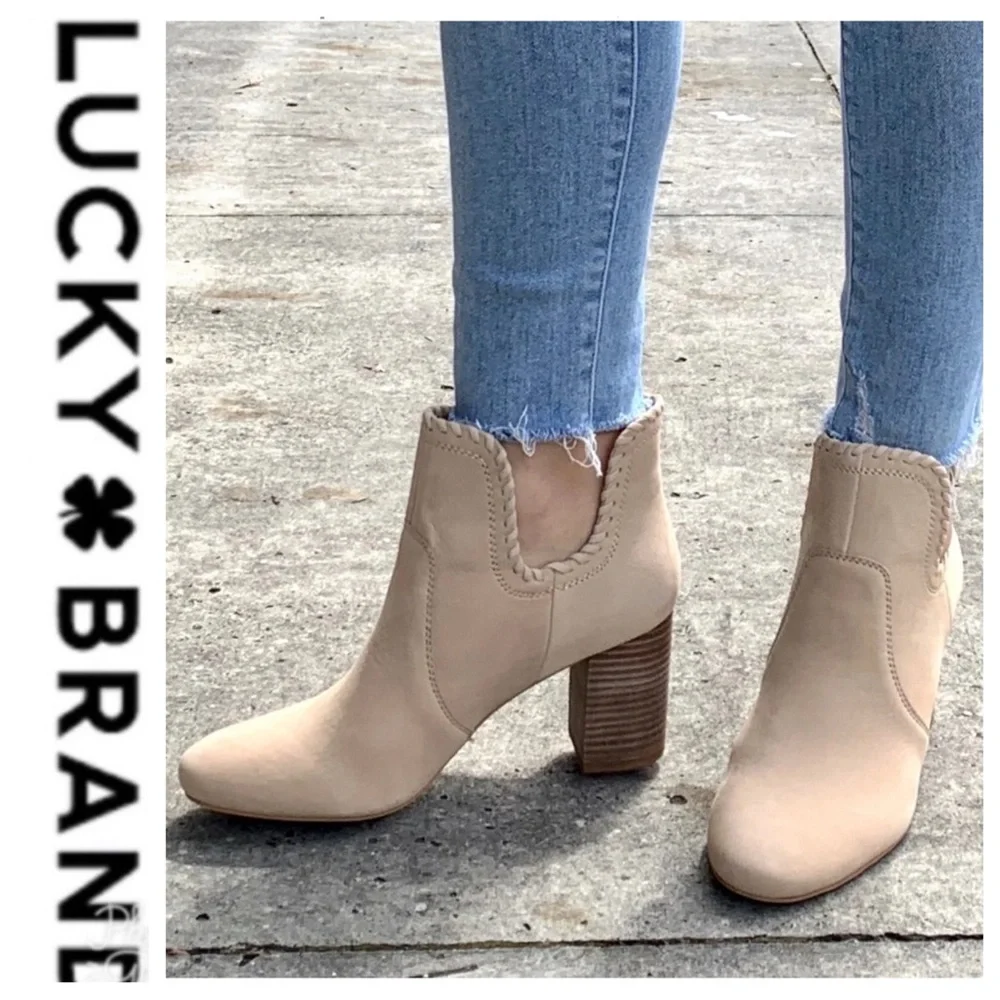 💕SALE💕 Lucky Brand Tan Suede Sivyla Ankle Boots - Picture 2 of 8